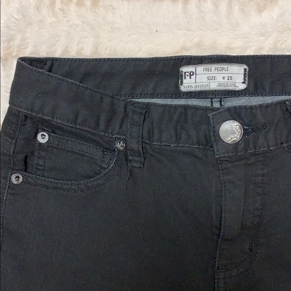 ▪️Free People Black Ripped Jeans▪️ - Picture 5 of 6